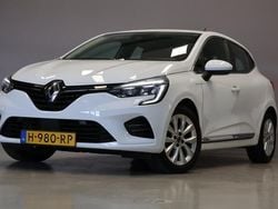 Wit Gebruikt 2020 Renault Clio V Intens Hatchback | € 13.495 (Eerlijke prijs)