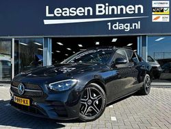 Zwart, metallic lak Gebruikt 2022 Mercedes E300 AMG Sedan | € 44.950 (Super prijs)