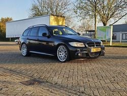 Zwart Gebruikt 2010 BMW 330 Executive Stationwagen | € 11.995