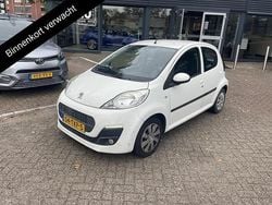 Wit Gebruikt 2012 Peugeot 107 Active Hatchback | € 4.400 (Eerlijke prijs)