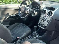 Grijs Gebruikt 2007 Opel Corsa Enjoy Hatchback | € 1.000 (Eerlijke prijs)