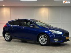Blauw Gebruikt 2017 Ford Focus Titanium Hatchback | € 7.950 (Eerlijke prijs)