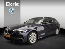 Blauw, metallic lak Gebruikt 2022 BMW 330e Executive Stationwagen | € 32.900 (Goede deal)