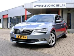 Grijs Gebruikt 2017 Skoda Superb Business Line Hatchback | € 16.450 (Goede deal)