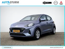 Blauw Gebruikt 2024 Hyundai i10 Comfort Hatchback | € 18.689 (Eerlijke prijs)