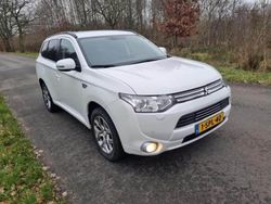Wit Gebruikt 2013 Mitsubishi Outlander P-HEV Intense+ SUV | € 9.620 (Iets duurder)