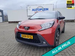 Rood Gebruikt 2023 Toyota Aygo Pulse Hatchback | € 17.250 (Iets duurder)
