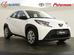 Wit Gebruikt 2023 Toyota Aygo Play Hatchback | € 15.899 (Eerlijke prijs)