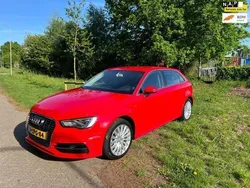 Rood Gebruikt 2015 Audi A3 Sportback Attraction Hatchback | € 12.999 (Eerlijke prijs)