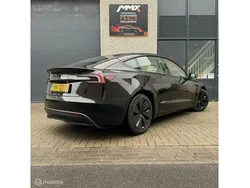 Zwart Gebruikt 2024 Tesla Model 3 Long Range Sedan | € 43.999