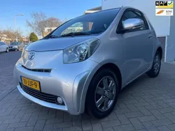 Grijs, metallic lak Gebruikt 2009 Toyota iQ Hatchback | € 7.850 (Eerlijke prijs)