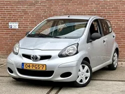 Grijs Gebruikt 2011 Toyota Aygo Hatchback | € 2.950 (Goede deal)