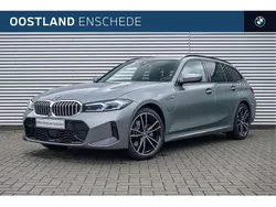 Grijs, metallic lak Gebruikt 2023 BMW 330 Executive Stationwagen | € 48.450 (Iets duurder)