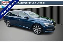 Blauw, metallic lak Gebruikt 2021 Skoda Superb Business Line Stationwagen | € 29.950 (Eerlijke prijs)