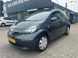 Grijs Gebruikt 2006 Toyota Aygo Hatchback | € 2.599 (Eerlijke prijs)