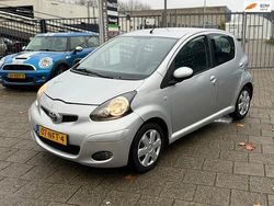 Grijs Gebruikt 2010 Toyota Aygo Comfort Hatchback | € 2.249 (Goede deal)