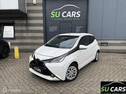 Wit Gebruikt 2016 Toyota Aygo X-play Hatchback | € 6.500 (Goede deal)