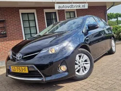 Zwart Gebruikt 2015 Toyota Auris Hatchback | € 11.990 (Eerlijke prijs)