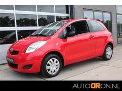 Rood Gebruikt 2010 Toyota Yaris Hatchback | € 3.995 (Eerlijke prijs)
