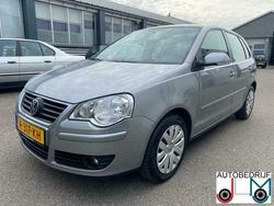 Grijs, metallic lak Gebruikt 2007 VW Polo Hatchback | € 3.750 (Eerlijke prijs)