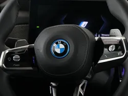 M carbonschwarz metallic (donker zwart metallic) Gebruikt 2024 BMW 750e Comfort Edition Sedan | € 109.950