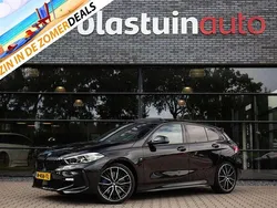 Zwart Gebruikt 2022 BMW 120 Basis Hatchback | € 32.850 (Eerlijke prijs)