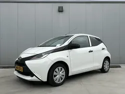 Wit Gebruikt 2015 Toyota Aygo Hatchback | € 8.499 (Eerlijke prijs)