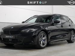 Zwart Gebruikt 2022 BMW 330e M Sport Stationwagen | € 39.940 (Duur)