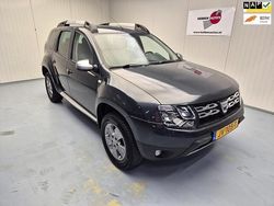 Grijs, metallic lak Gebruikt 2016 Dacia Duster Lauréate SUV | € 9.940 (Eerlijke prijs)