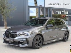 Grijs Gebruikt 2021 BMW 118 Executive Hatchback | € 26.890 (Duur)