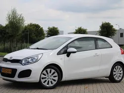 Wit Gebruikt 2012 Kia Rio Plus Hatchback | € 5.950 (Eerlijke prijs)