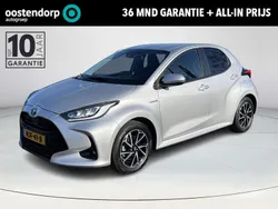 Grijs Gebruikt 2022 Toyota Yaris Hybrid Active Hatchback | € 21.935 (Iets duurder)