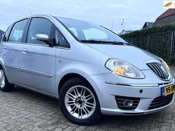 Grijs Gebruikt 2011 Lancia Musa MPV | € 2.250