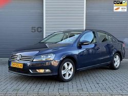 Blauw Gebruikt 2011 VW Passat Highline Sedan | € 7.950 (Eerlijke prijs)