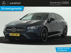 Donker 667 metallic denimblauw Gebruikt 2024 Mercedes CLA200 Shooting Brake AMG line Stationwagen | € 39.945