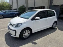 Wit Gebruikt 2017 VW up! Move Hatchback | € 7.995 (Eerlijke prijs)