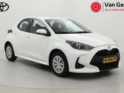 Wit Gebruikt 2021 Toyota Yaris Active Hatchback | € 15.999 (Eerlijke prijs)
