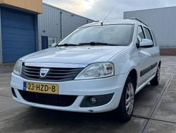 Wit Gebruikt 2009 Dacia Logan MCV Lauréate MPV | € 1.750 (Eerlijke prijs)