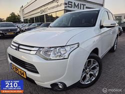 Wit Gebruikt 2015 Mitsubishi Outlander Edition SUV | € 12.950 (Eerlijke prijs)