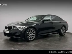Zwart, metallic lak Gebruikt 2019 BMW 330 Executive Sedan | € 32.880 (Iets duurder)