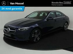 Blauw, metallic lak Gebruikt 2023 Mercedes C300e Luxury Sedan | € 45.945 (Goede deal)