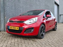 Rood Gebruikt 2013 Kia Rio 2 Hatchback | € 3.950 (Eerlijke prijs)