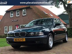 Groen, metallic lak Gebruikt 1997 BMW 520 Executive Sedan | € 4.845 (Duur)