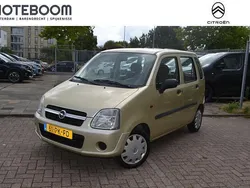 Geel Gebruikt 2004 Opel Agila Essentia Hatchback | € 950 (Goede deal)