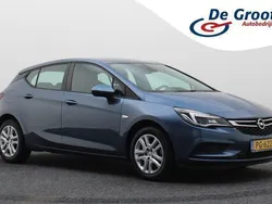 Blauw Gebruikt 2017 Opel Astra Edition Hatchback | € 8.950 (Goede deal)