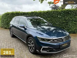 Blauw, metallic lak Gebruikt 2020 VW Passat Business Sedan | € 19.888 (Eerlijke prijs)