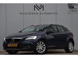 Blauw Gebruikt 2016 Volvo V40 CC Summum Stationwagen | € 14.990 (Eerlijke prijs)