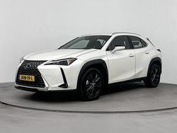 Sonic white (wit metallic) Gebruikt 2024 Lexus UX 300e SUV | € 41.950