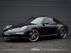 Zwart, metallic lak Gebruikt 2006 Porsche 911 Carrera 4S Coupé | € 45.911 (Goede deal)