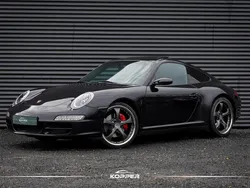 Zwart, metallic lak Gebruikt 2006 Porsche 911 Carrera 4S Coupé | € 46.750 (Eerlijke prijs)